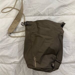 GUC lululemon athletica roll top Crossbody Bag 3L